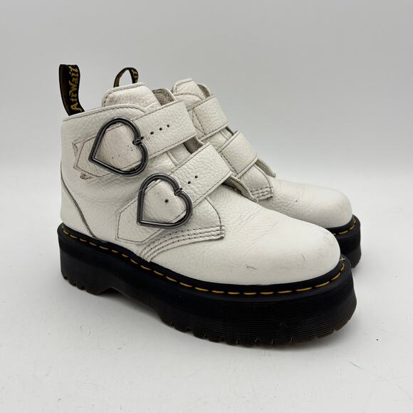 Dr. Doc Martens Devon Heart Leather Platform Boots Women's 7 Punk Whimsygoth - Picture 1 of 10
